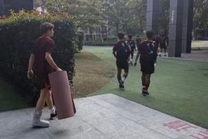 无缘U17国足名单！博主晒张伯霖穿护靴照：情况就是这样一个情况